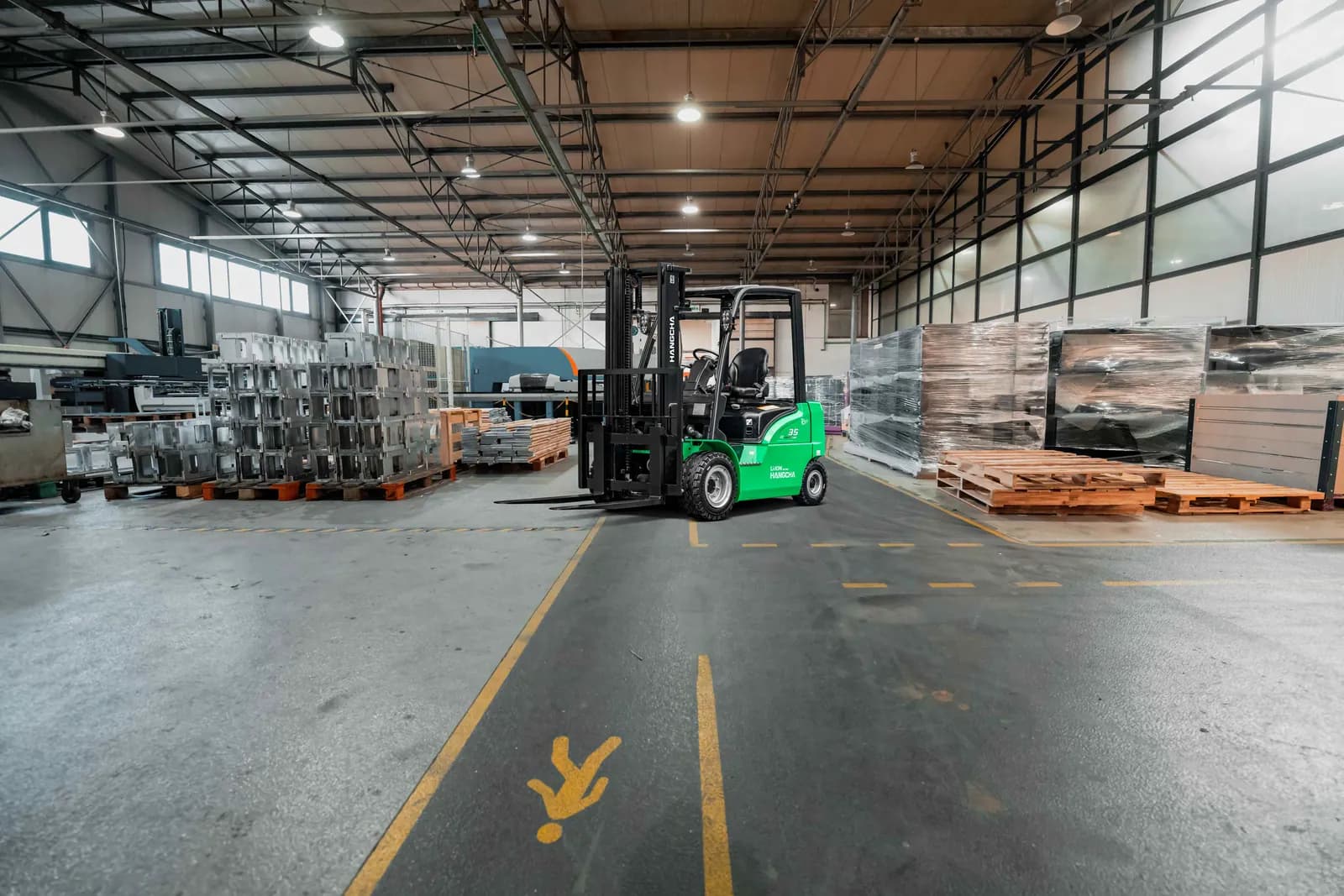 Chariot élévateur électrique lithium XC, 1,5 à 3,8 t